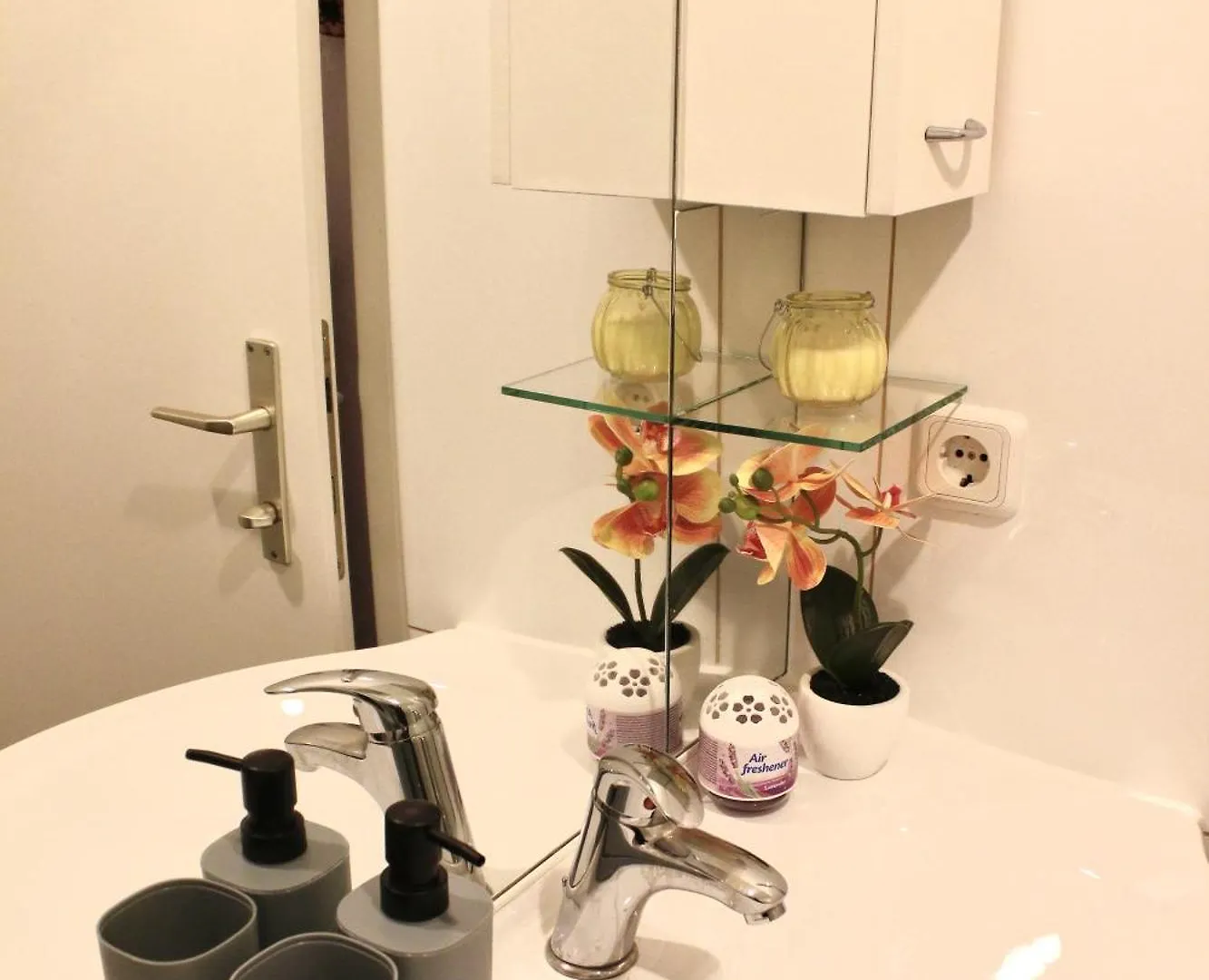57 Apartments Nearby Trainstation Meidling Vienna