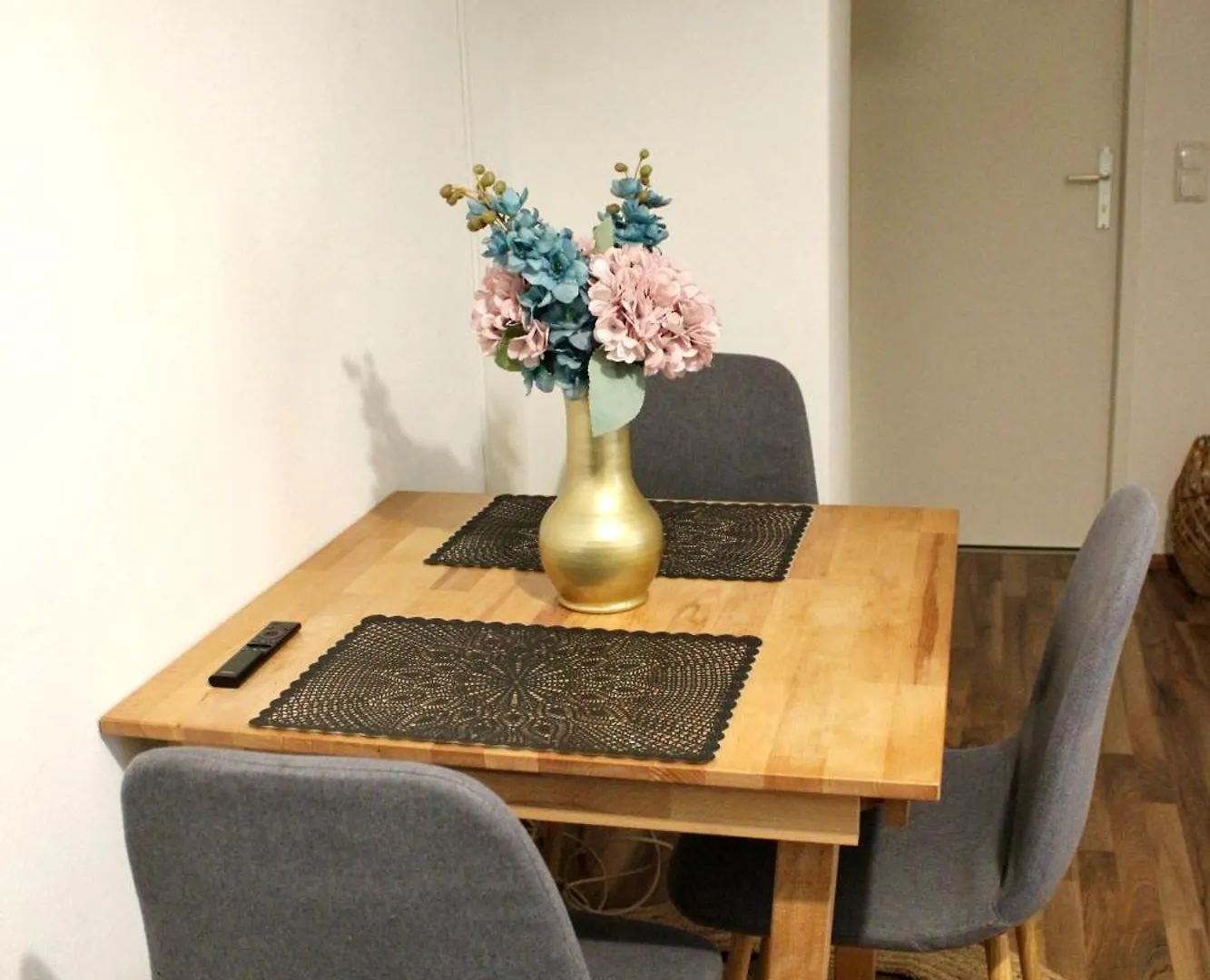 57 Apartments Nearby Trainstation Meidling Vienna Austria