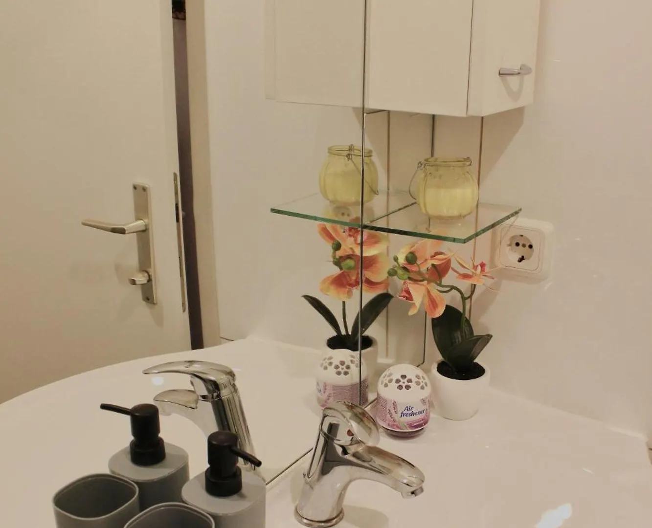 57 Apartments Nearby Trainstation Meidling Vienna 0*,  Austria